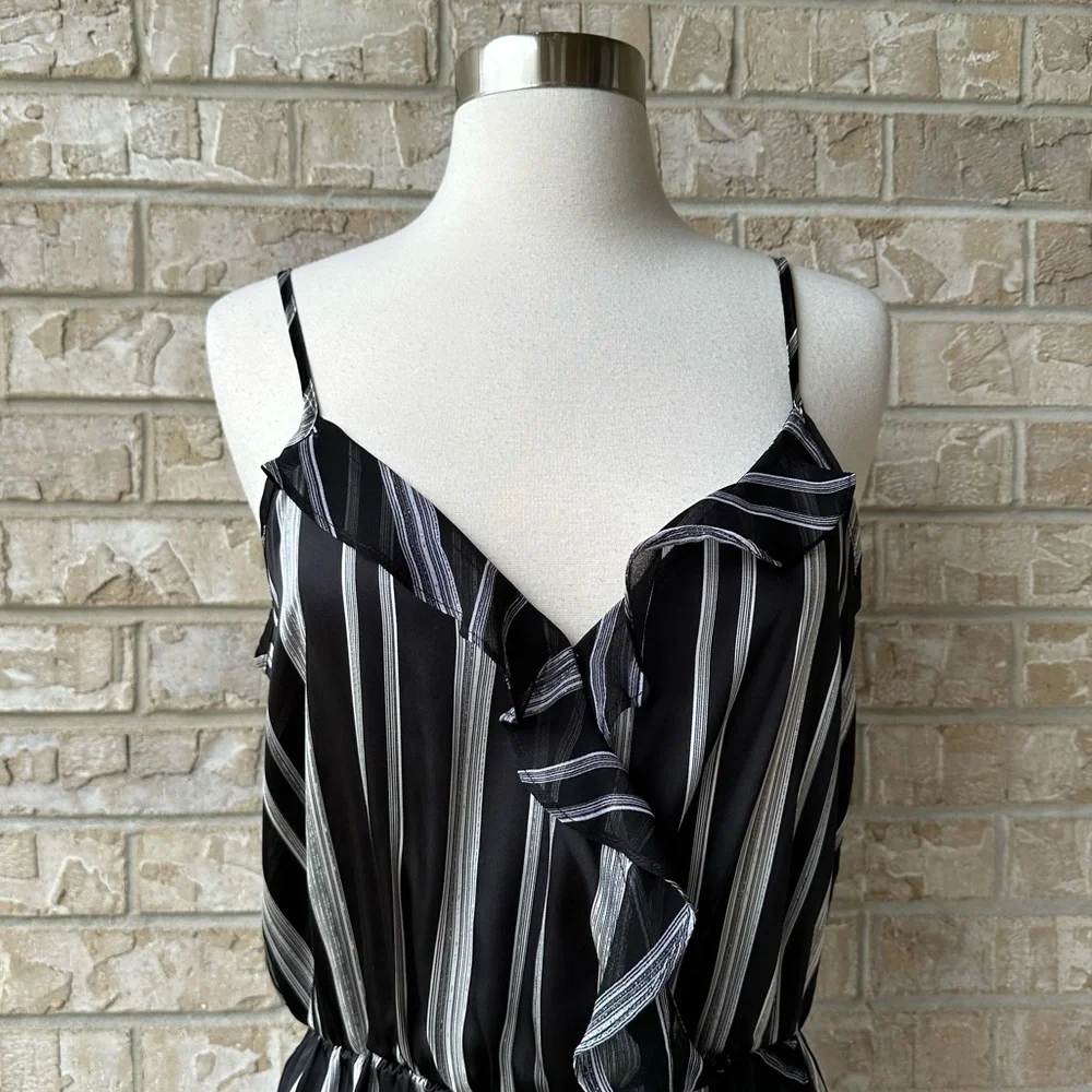 BCBGeneration Striped Romper Size S 🌸 - Picture 10 of 16